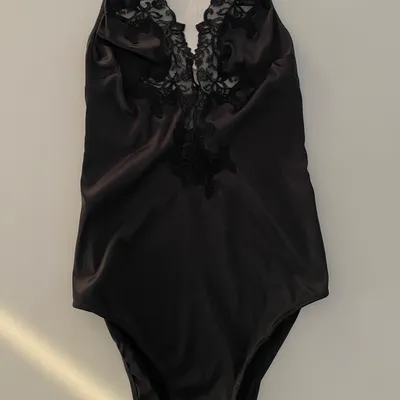Body Zara satin noir à dentelle noir S